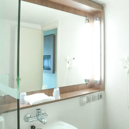 מלון Hotel Inn Design & Restaurant Nantes