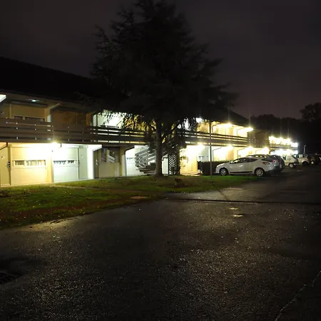 Hotel Inn Design & Restaurant Nantes מלון סנט-לוס-סור-לואר