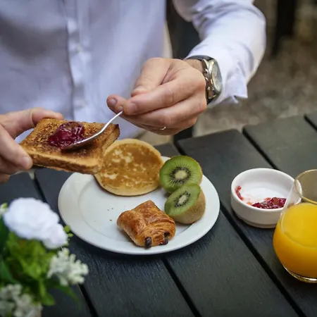 Design & Restaurant Nantes 3* סנט-לוס-סור-לואר